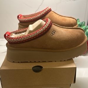 UGG Tazman slippers women’s size 6